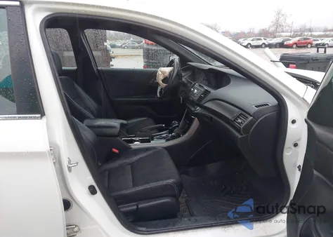 2017 Honda Accord Sport z USA, uszkodzony, nr VIN 1HGCR2F52HA292257